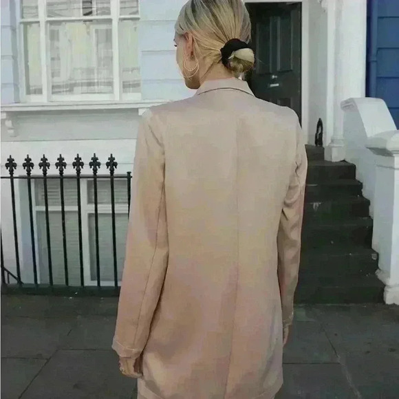 🔒🤍 Women's @leoniehanne Beige Loose Double Breasted Silky Long Classsic Blazer - Picture 4 of 6